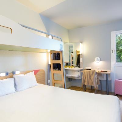 CASTELLET HOSPITALITY