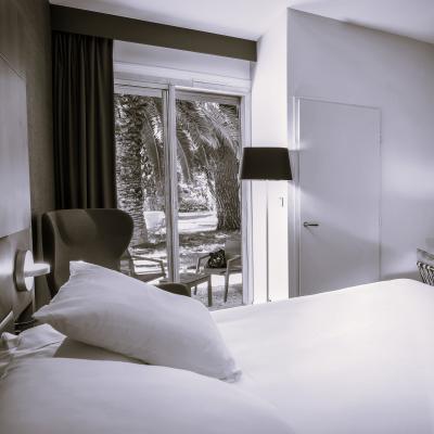 CASTELLET HOSPITALITY