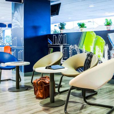 Nos Hôtels - IBIS Budget Frejus Centre plage **